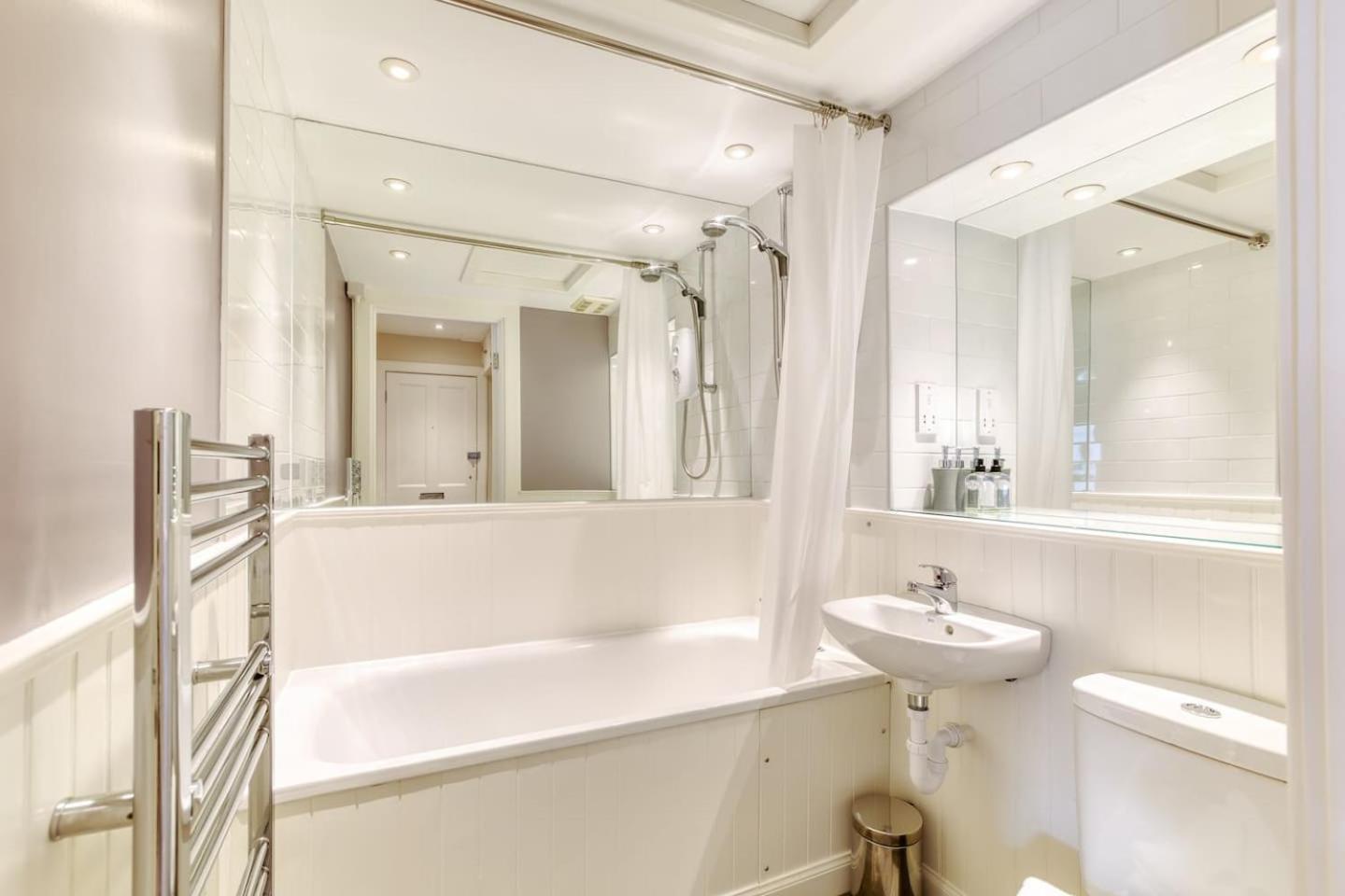 West Port - 2Br In The Heart Of The Old Town Just Off The Grassmarket Эдинбург Экстерьер фото