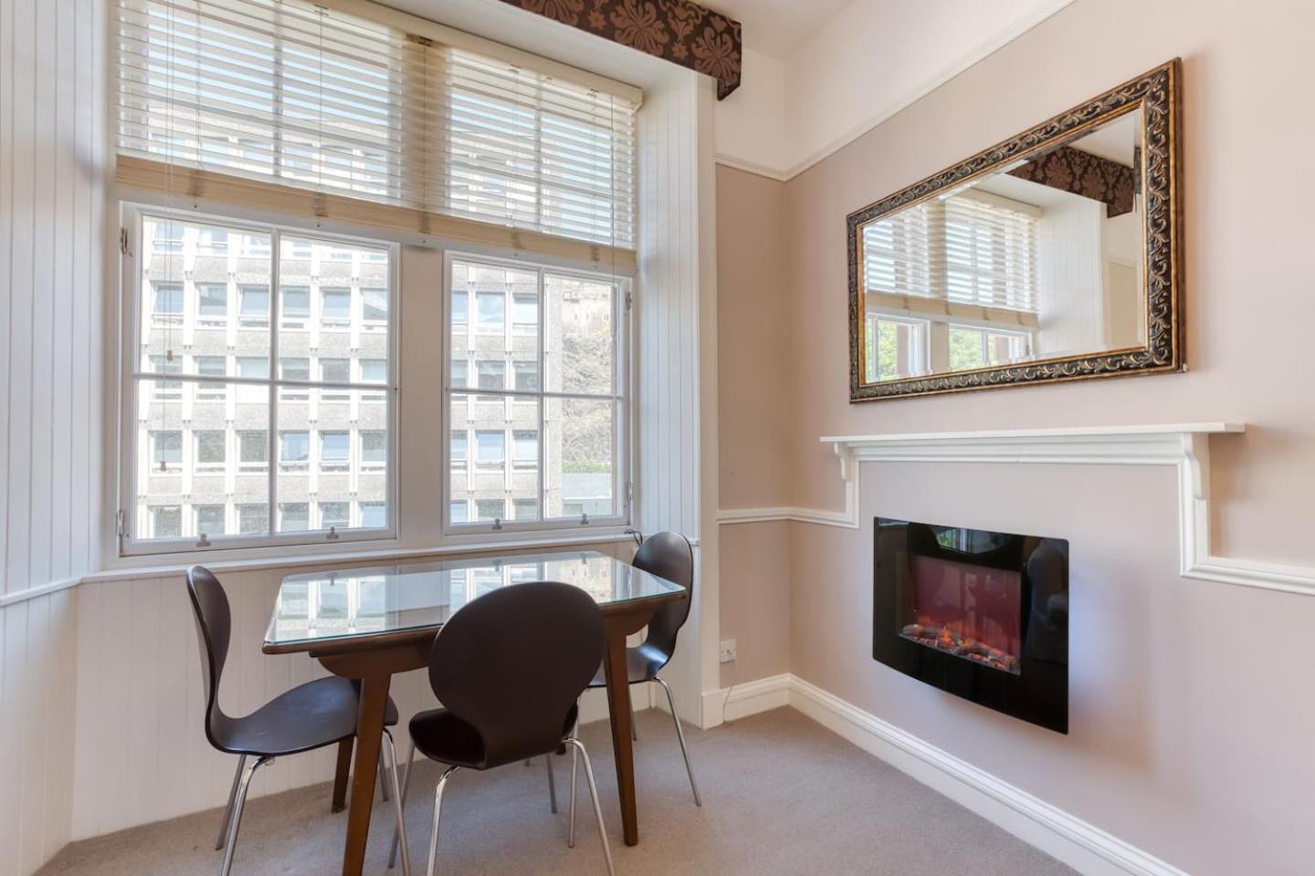West Port - 2Br In The Heart Of The Old Town Just Off The Grassmarket Эдинбург Экстерьер фото