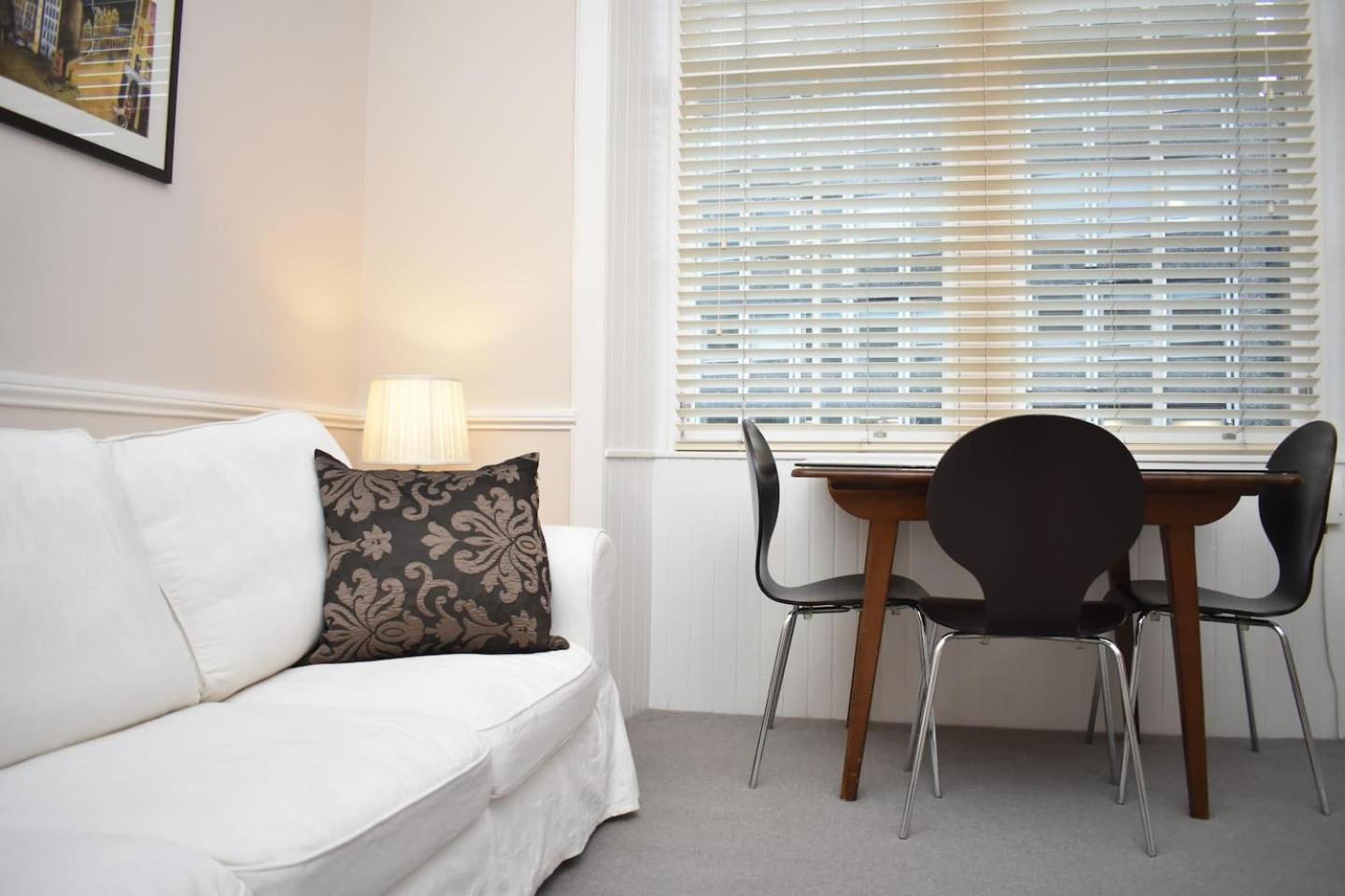 West Port - 2Br In The Heart Of The Old Town Just Off The Grassmarket Эдинбург Экстерьер фото