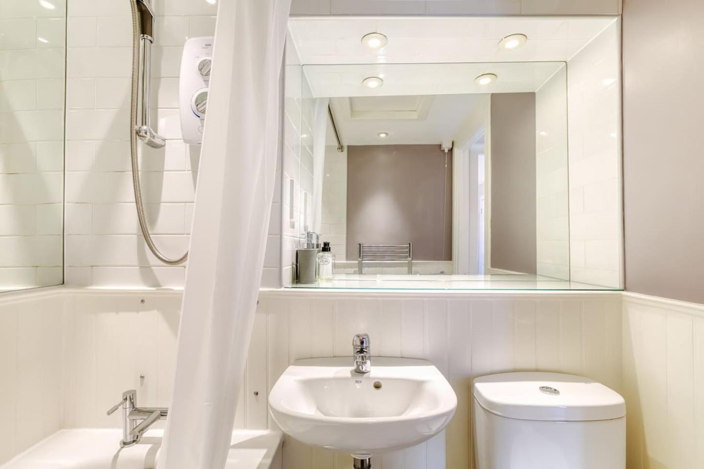 West Port - 2Br In The Heart Of The Old Town Just Off The Grassmarket Эдинбург Экстерьер фото