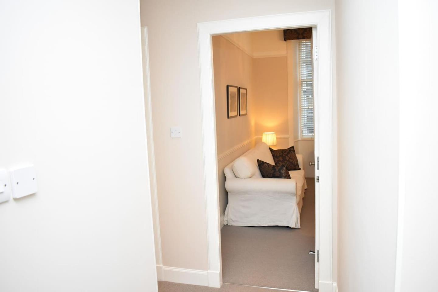 West Port - 2Br In The Heart Of The Old Town Just Off The Grassmarket Эдинбург Экстерьер фото