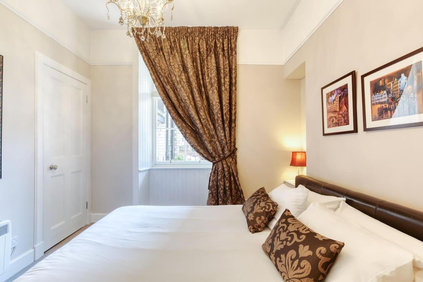 West Port - 2Br In The Heart Of The Old Town Just Off The Grassmarket Эдинбург Экстерьер фото